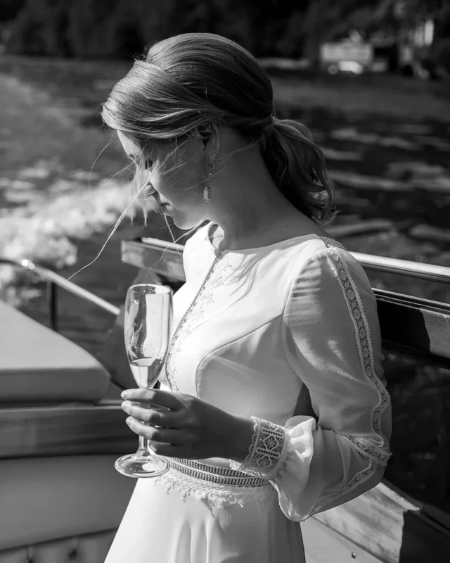 @weddingsinitalyru
@giardinidivillamelzi
@bellagiolakecomo
@villadelbalbianello
.
#rivaboat #elopementlakecomo #photographerlakecomo #lakecomophotographer #WeddingPhotography #WeddingInspiration #DestinationWedding #BrideToBe #WeddingPlanner #WeddingDay #LuxuryWedding #WeddingPhotographyItaly #WeddingInItaly #FineArtWeddingPhotography #WeddingMoments