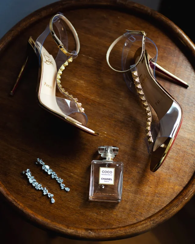 Wedding details 
.
@christianlouboutin
@chanelofficial
.
.
#weddingshoes #BridalDetails #WeddingFlatlay #LuxuryWedding #BridalAccessories #WeddingDetailsMatter #ElegantWedding #BridalInspo #GettingReadyDetails #WeddingStyle #LuxuryBridalStyle